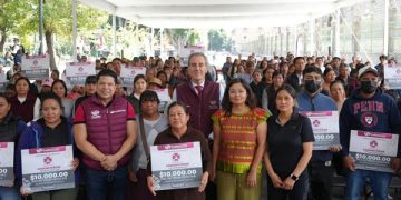 Entregan 2 mdp a proyectos comunitarios en Puebla capital