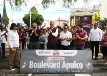 Rehabilitan bulevar Apulco en Bosques de Amalucan
