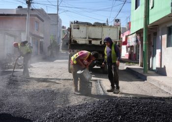 Supervisa Chedraui bacheo en la colonia Minerales de Guadalupe