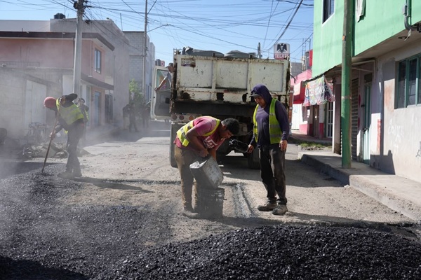 Supervisa Chedraui bacheo en la colonia Minerales de Guadalupe