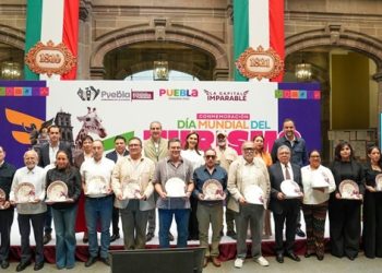 Reconocen a quienes promueven el turismo en Puebla capital