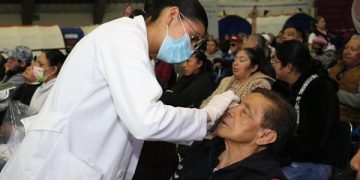 Realizan mil cirugías oculares gratis en Puebla