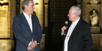 Encienden nueva iluminación en la Catedral de Puebla