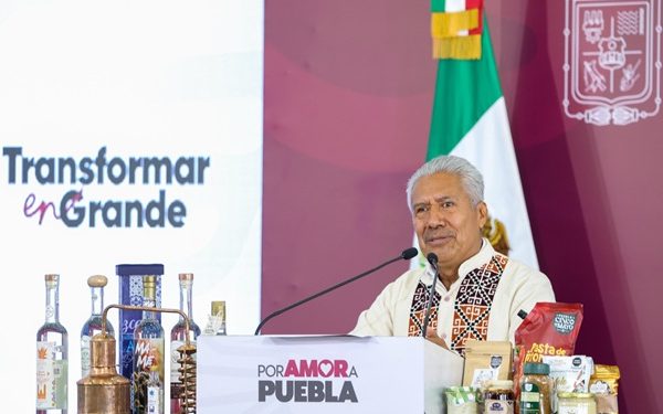 Reubica SEP a 25 alumnas de Normal de Teteles