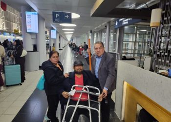 Regresa poblano tras hospitalización en Chicago