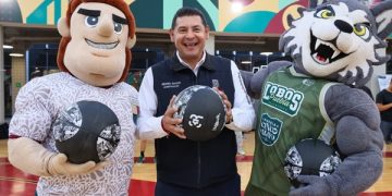 Acerca Lobos Puebla el básquetbol a jóvenes en UDEP