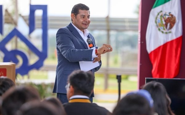 Fomenta Gobierno de Puebla el talento joven con tecnología