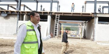 Amplía Armenta acceso a educación médica en Puebla