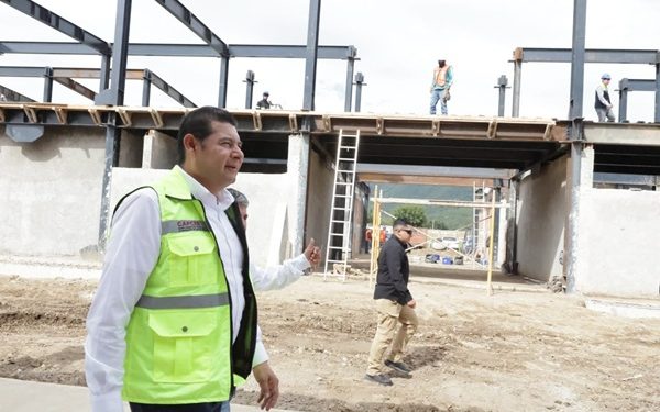 Amplía Armenta acceso a educación médica en Puebla