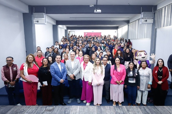 Promueve Ayuntamiento detección oportuna del cáncer de mama