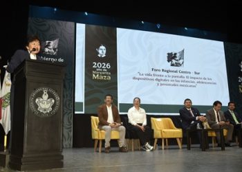 Analizan impacto de dispositivos digitales en niños y jóvenes