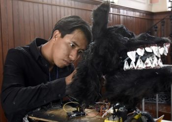 Recrean leyendas con robots en el Cocotrón BUAP