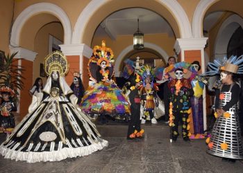Premia BUAP a catrinas y catrines infantiles