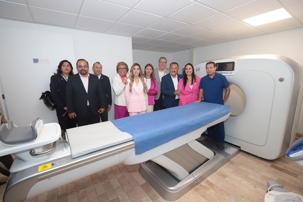 Entrega Ayuntamiento 56 apoyos a mujeres con cáncer de mama
