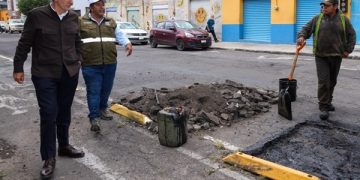 Supervisa Chedraui bacheo en la 21 Sur