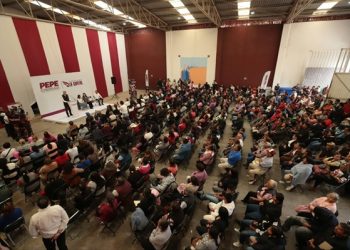 Recorre Chedraui 12 juntas auxiliares y escucha demandas