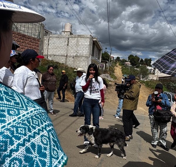 Promueve ‘La Bonita’ Sánchez su pelea en Puebla