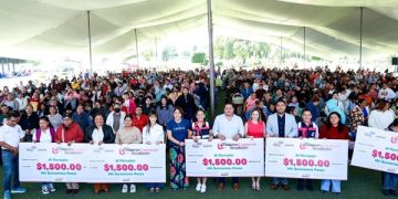 Entrega Lupita Cuautle apoyos a mil 440 mujeres