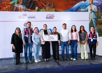 Destinan apoyos a 34 escuelas de San Andrés Cholula