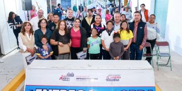 Entrega Lupita Cuautle pavimentación de la 12 Oriente