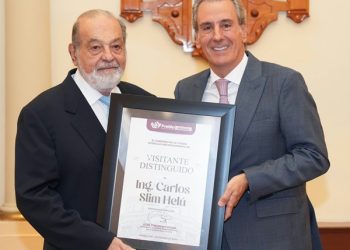 Reconoce Puebla capital a Carlos Slim como Visitante Distinguido