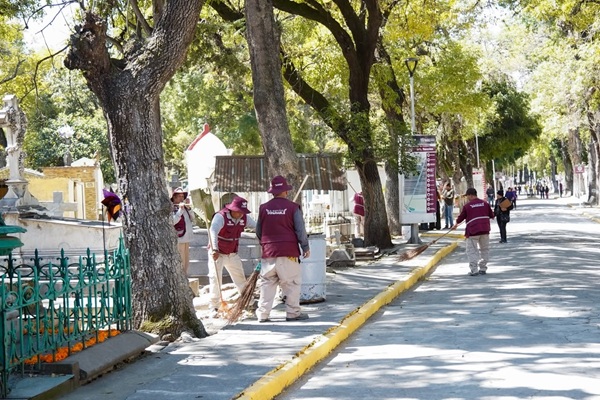 Alistan Panteón Municipal para 95 mil visitantes