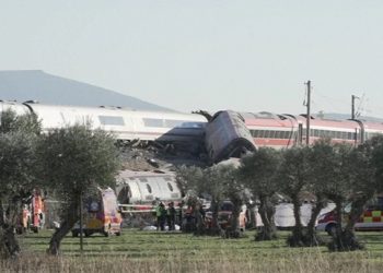 Deja choque de trenes en Toledo, España, 68 muertos