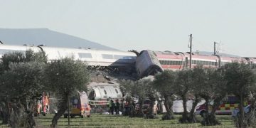 Deja choque de trenes en Toledo, España, 68 muertos